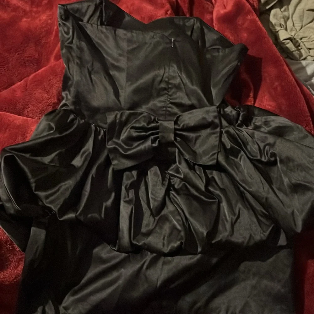 Cute black dress - Picture 2 of 3